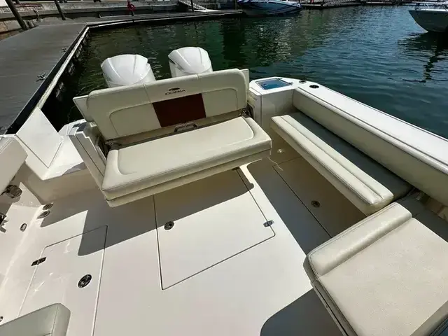 Cobia 330 Dc