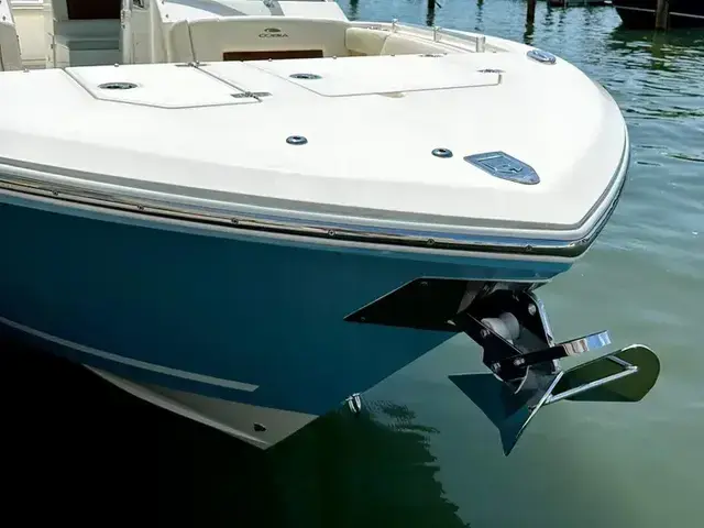 Cobia 330 Dc