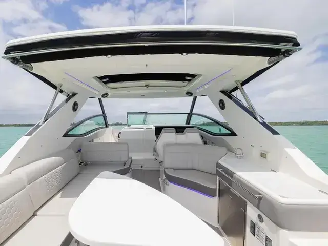 Sea Ray 32