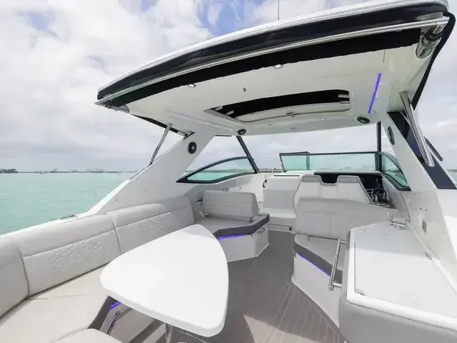 Sea Ray 32