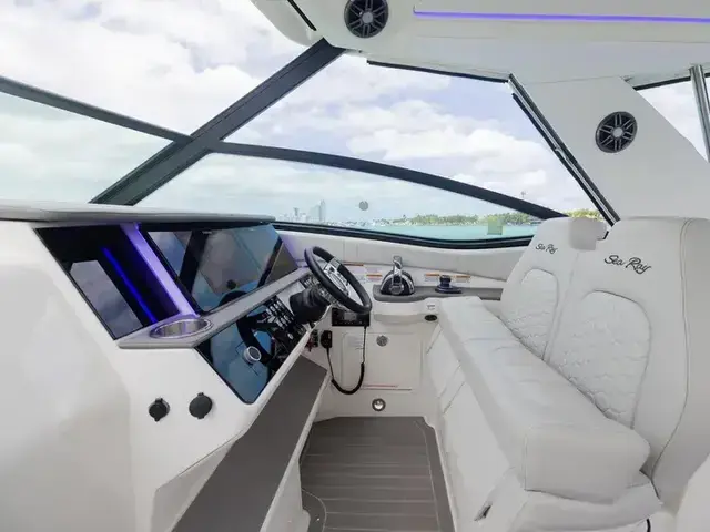 Sea Ray 32