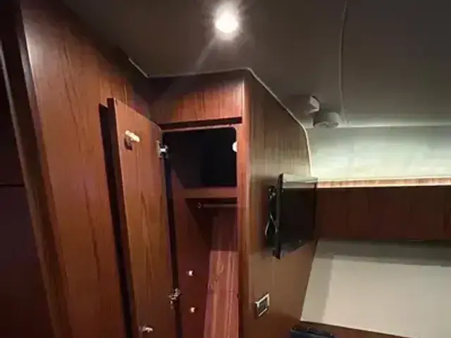 Tiara Yachts IV