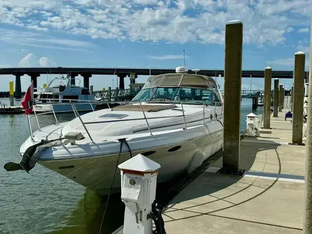 Sea Ray 410 Express Cruiser