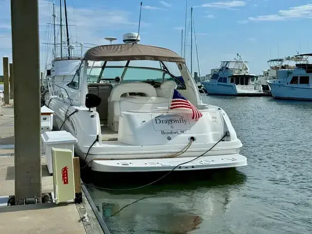 Sea Ray 410 Express Cruiser