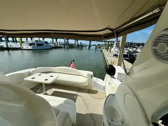 Sea Ray 410 Express Cruiser