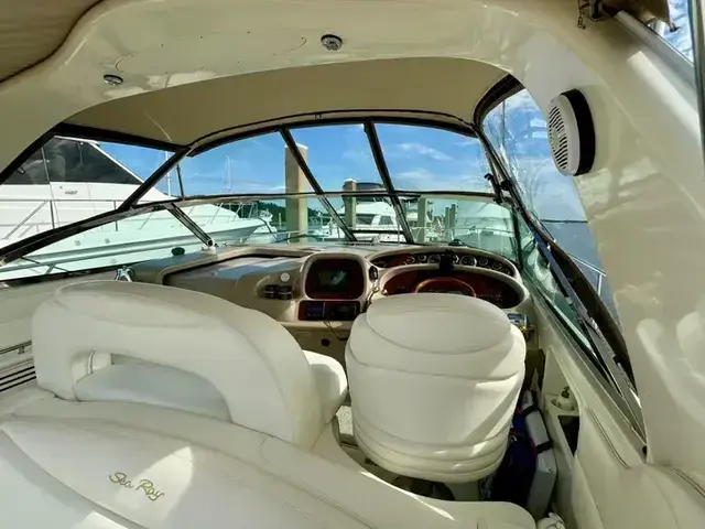 Sea Ray 410 Express Cruiser