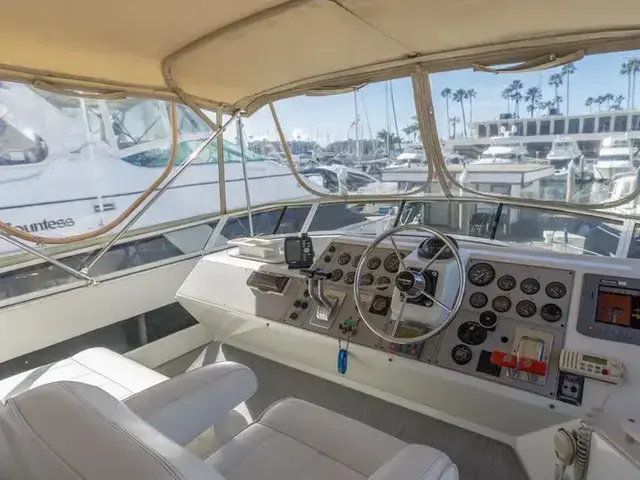 Carver 405 Aft Cabin