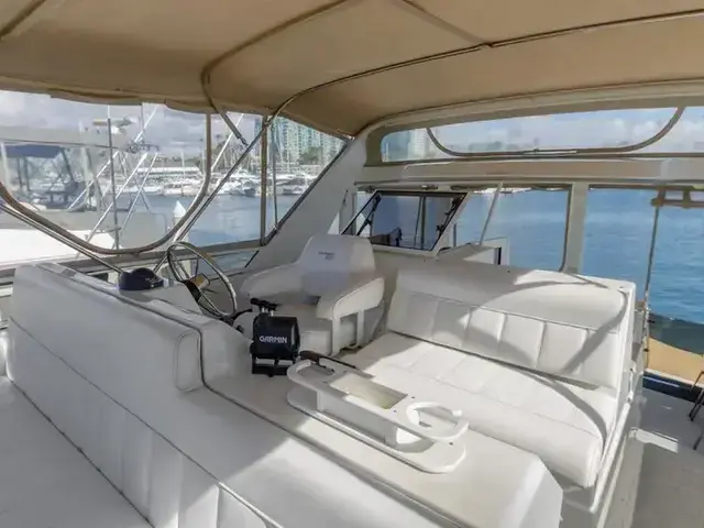 Carver 405 Aft Cabin