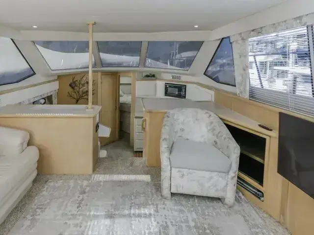 Carver 405 Aft Cabin