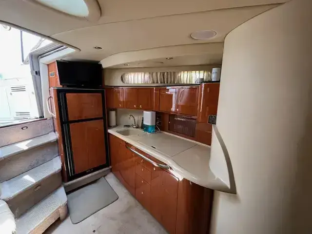 Sea Ray 410 Express Cruiser