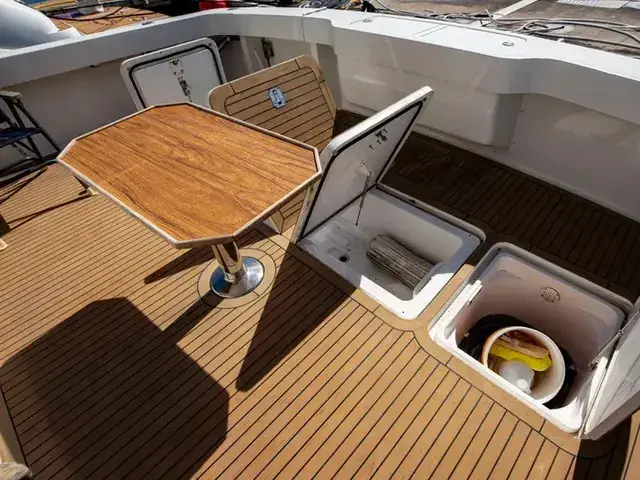 Viking Yachts 65 Enclosed