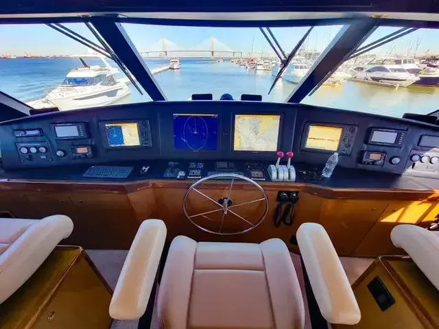 Viking Yachts 65 Enclosed