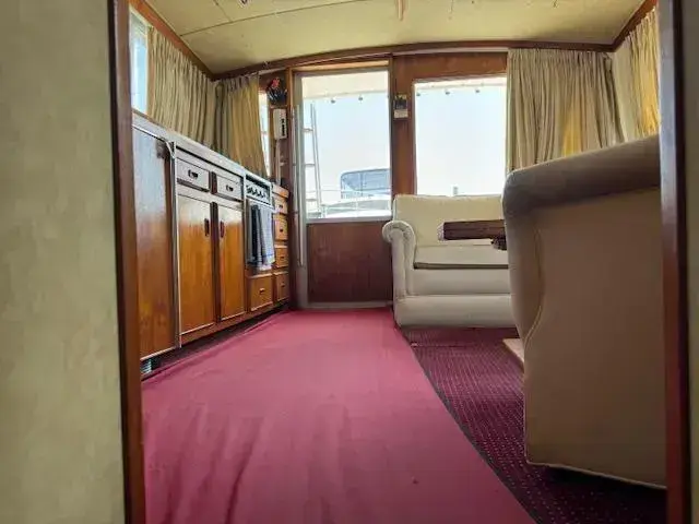 Bertram 38