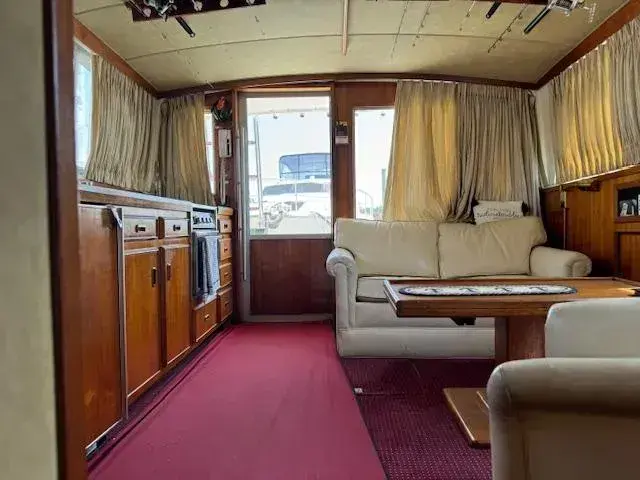 Bertram 38