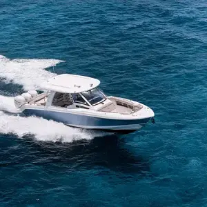 2019 Boston Whaler 350 Realm