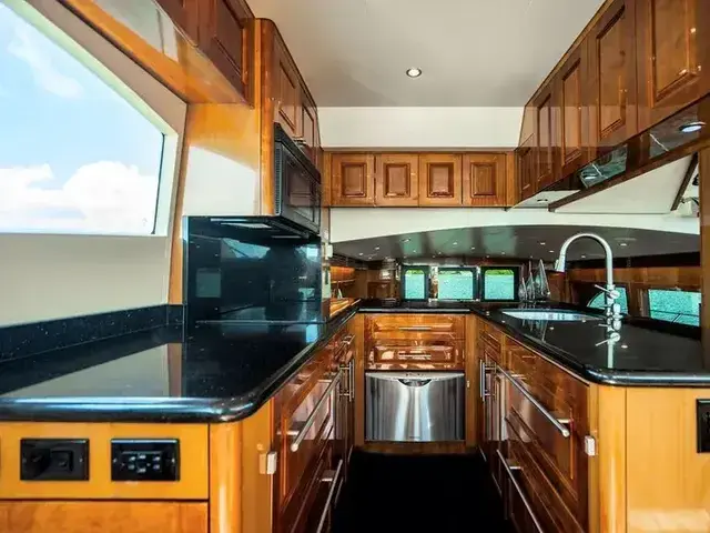 Hatteras 64 Motor Yacht