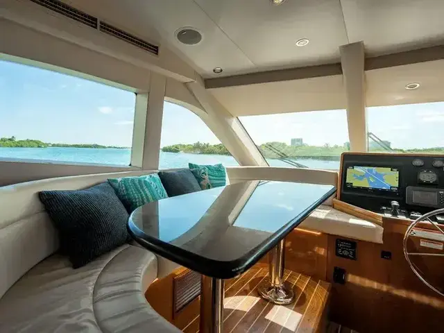 Hatteras 64 Motor Yacht