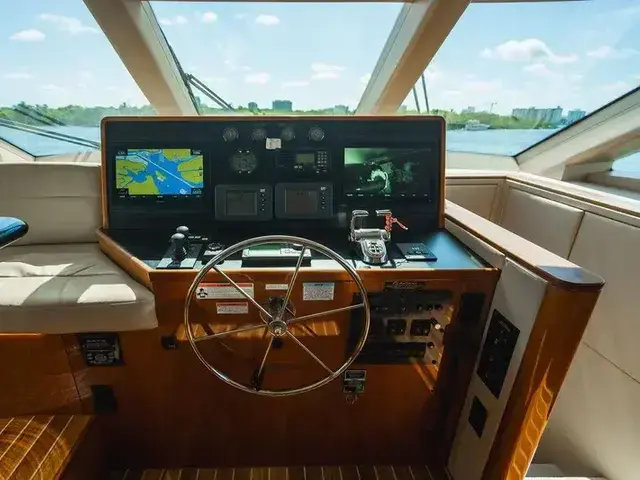 Hatteras 64 Motor Yacht