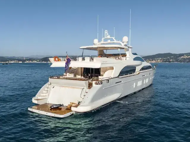 Azimut Grande 116