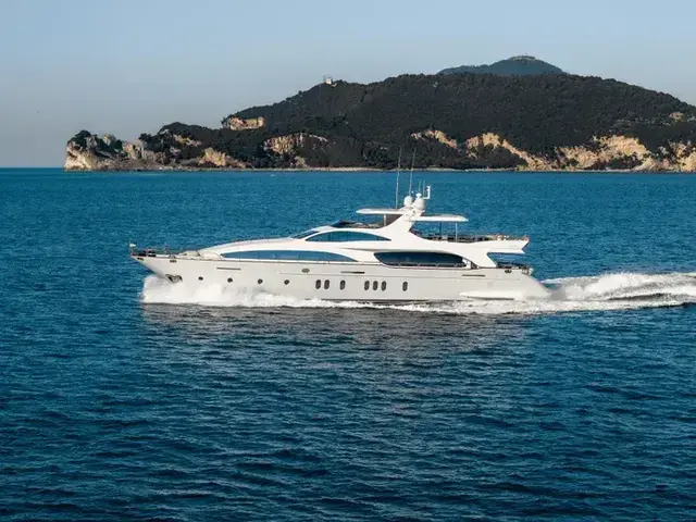 Azimut Grande 116