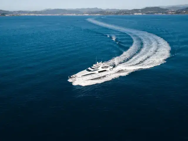 Azimut Grande 116