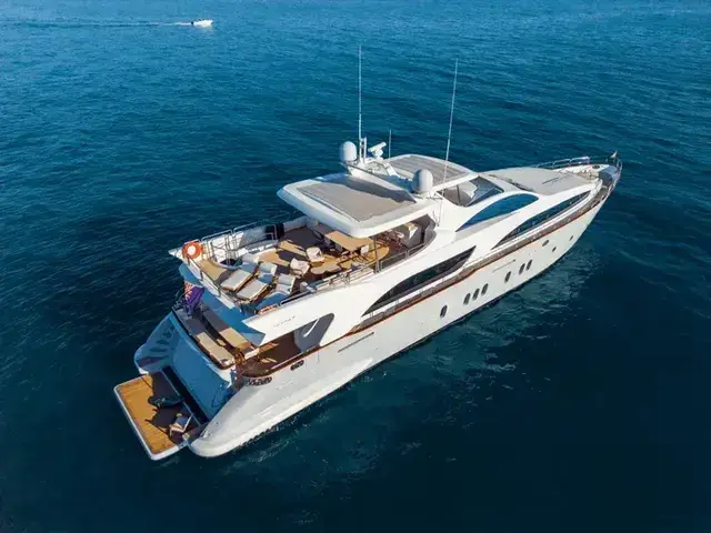 Azimut Grande 116