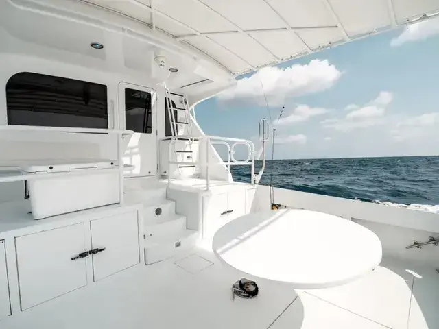 Hatteras 70 Convertible