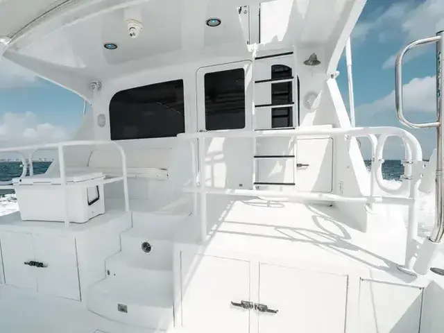 Hatteras 70 Convertible