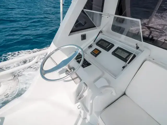 Hatteras 70 Convertible