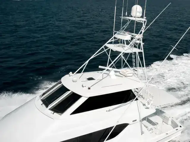 Hatteras 70 Convertible