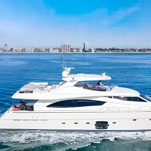 2006 Ferretti Yachts 880