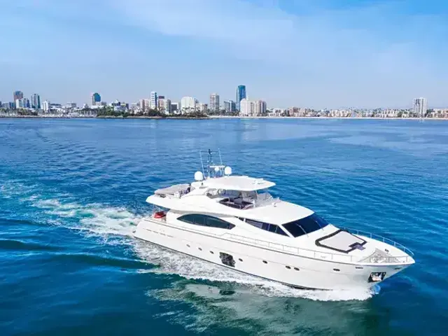 Ferretti Yachts 880