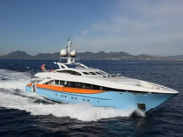 Heesen 3700