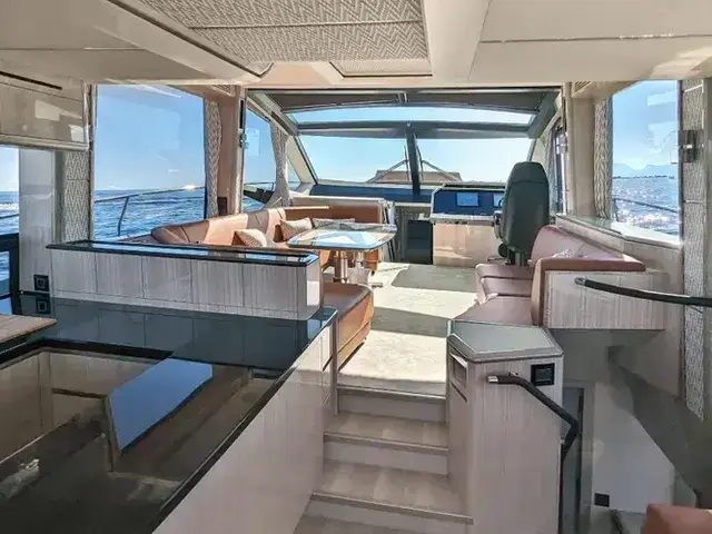 Galeon 680 Fly