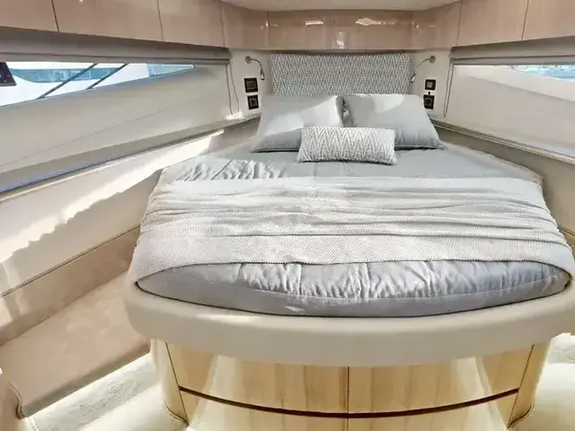 Galeon 680 Fly