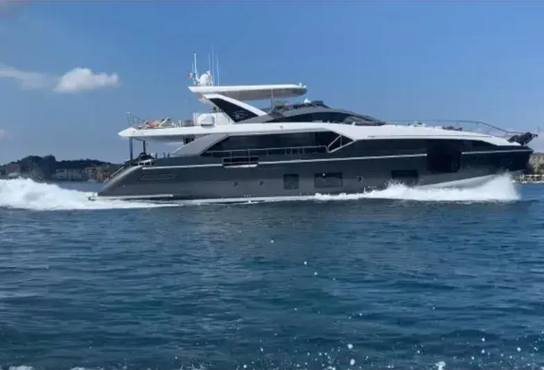 2019 Azimut 27 metri