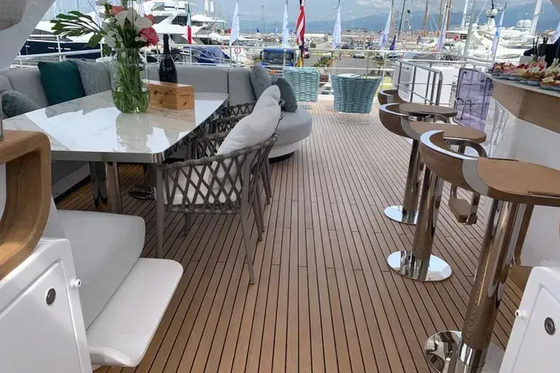 2019 Azimut 27 metri