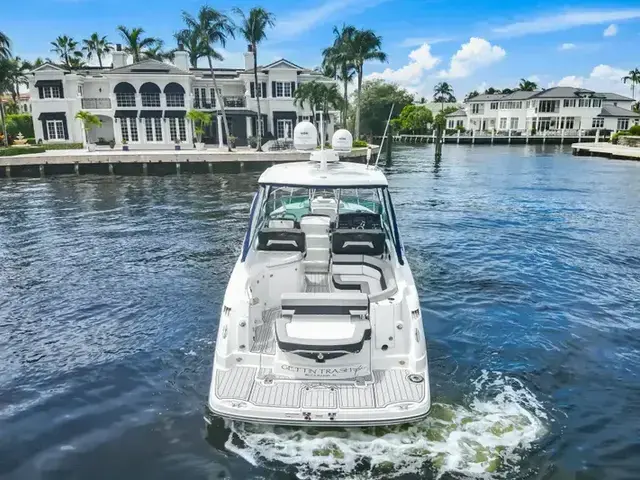 Monterey 335 Sport Yacht