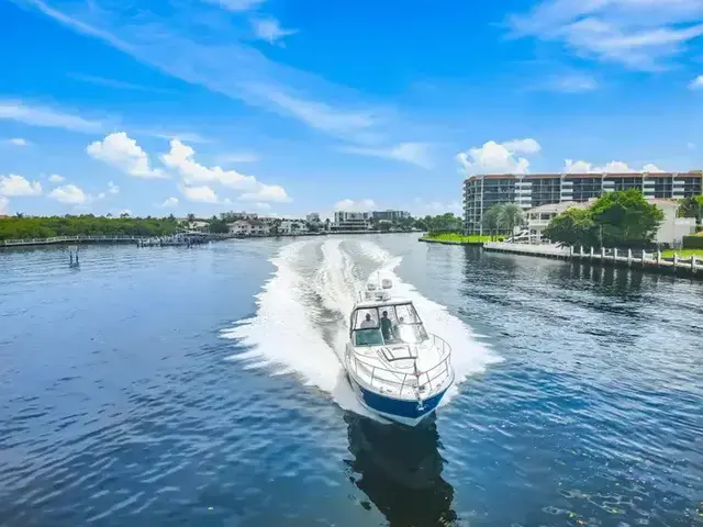 Monterey 335 Sport Yacht