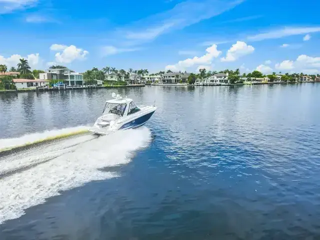 Monterey 335 Sport Yacht