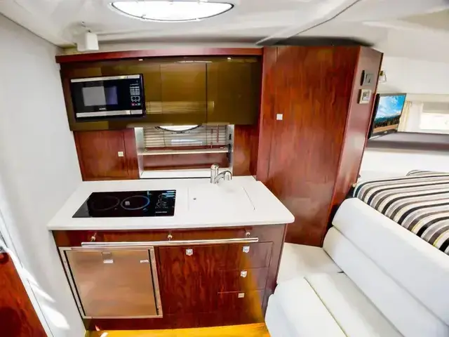 Monterey 335 Sport Yacht