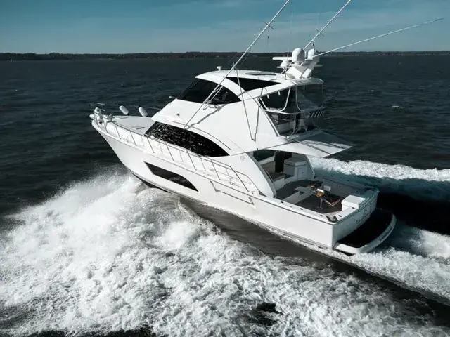 Riviera Enclosed Flybridge 53