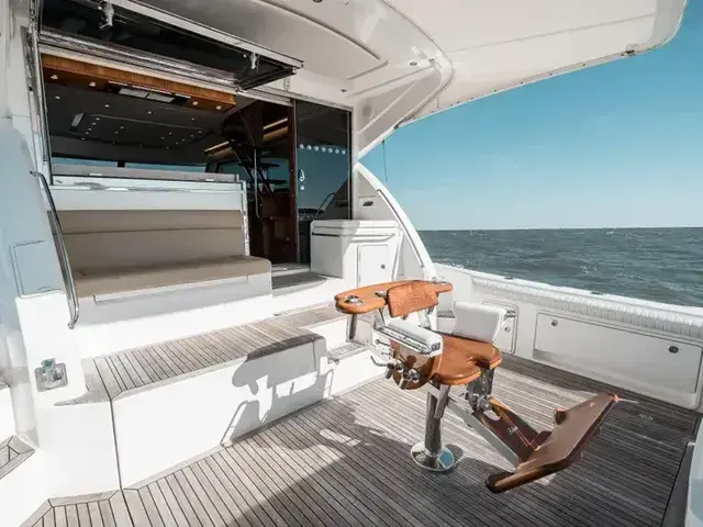 Riviera Enclosed Flybridge 53