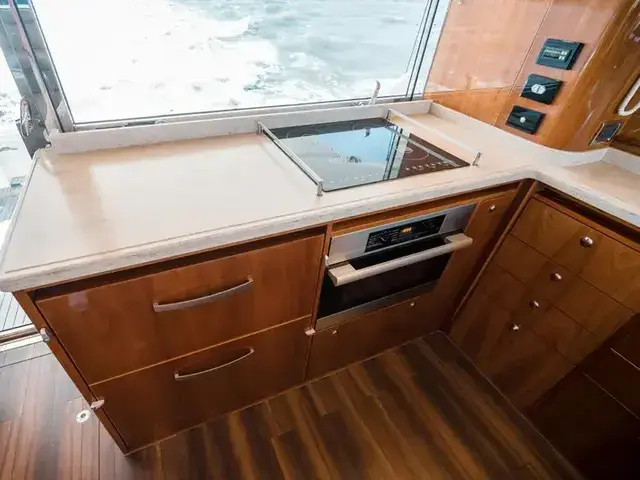 Riviera Enclosed Flybridge 53