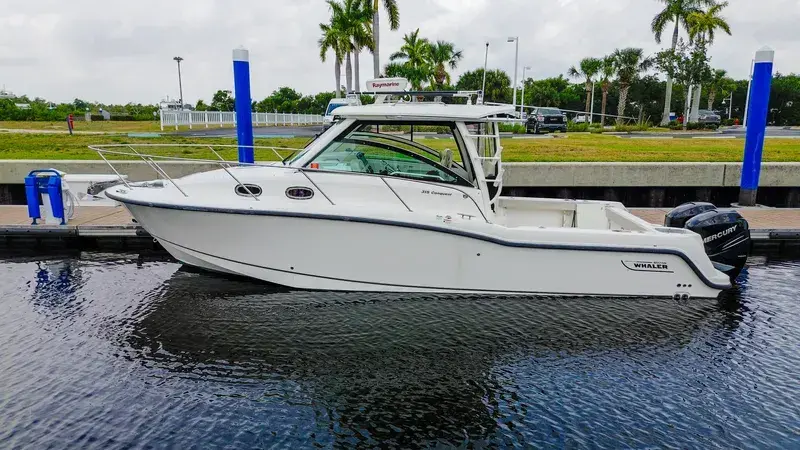 2018 Boston Whaler 31