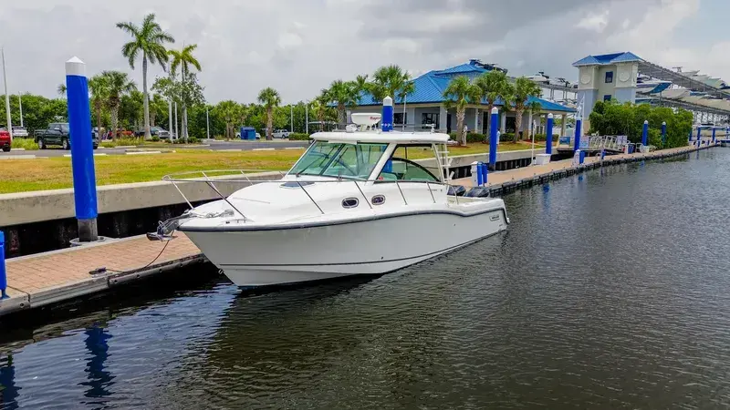 2018 Boston Whaler 31