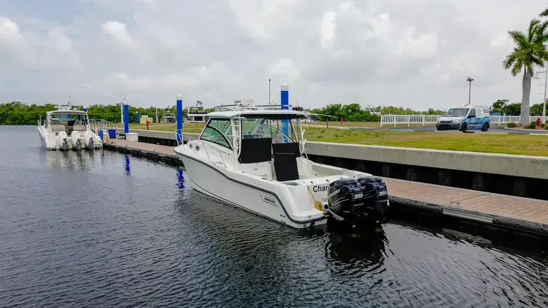 2018 Boston Whaler 31