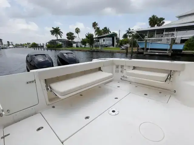 Boston Whaler 31