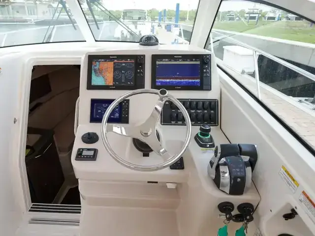 Boston Whaler 31