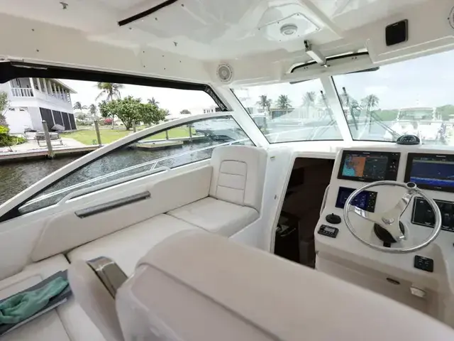 Boston Whaler 31